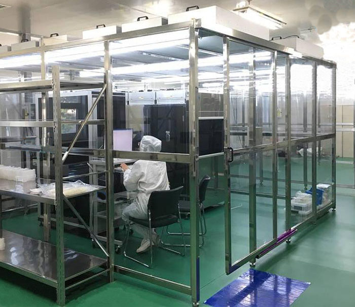 百級潔凈棚配置由FFU、初效過濾器、高效過濾器過濾，再加風淋室、傳遞窗等凈化設備才能達到效果。